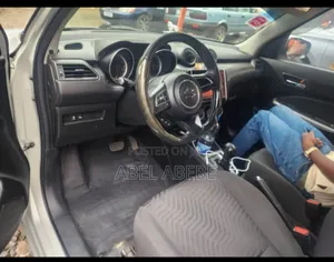 Suzuki Swift 2021 White