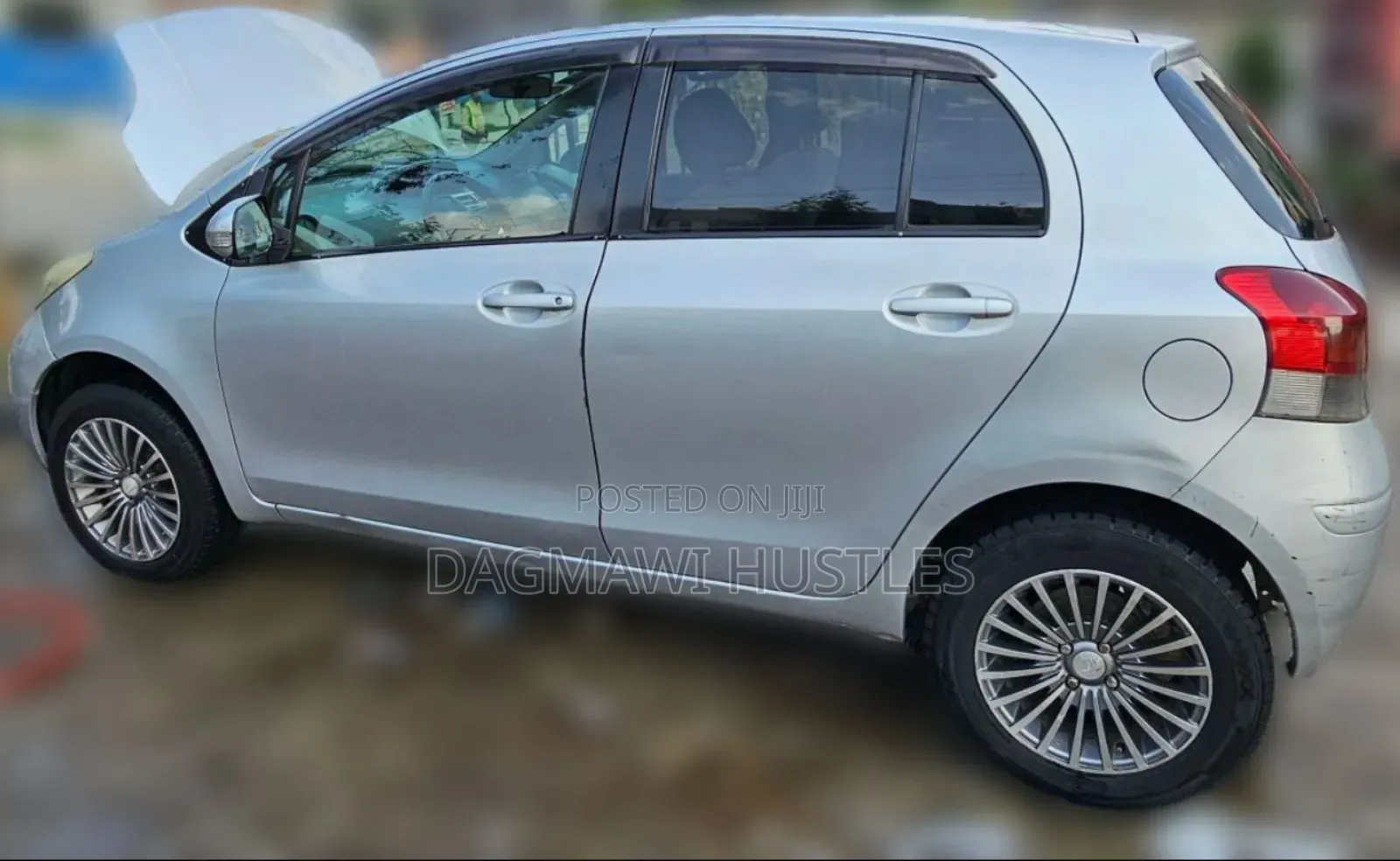 Toyota Yaris 2010 Silver