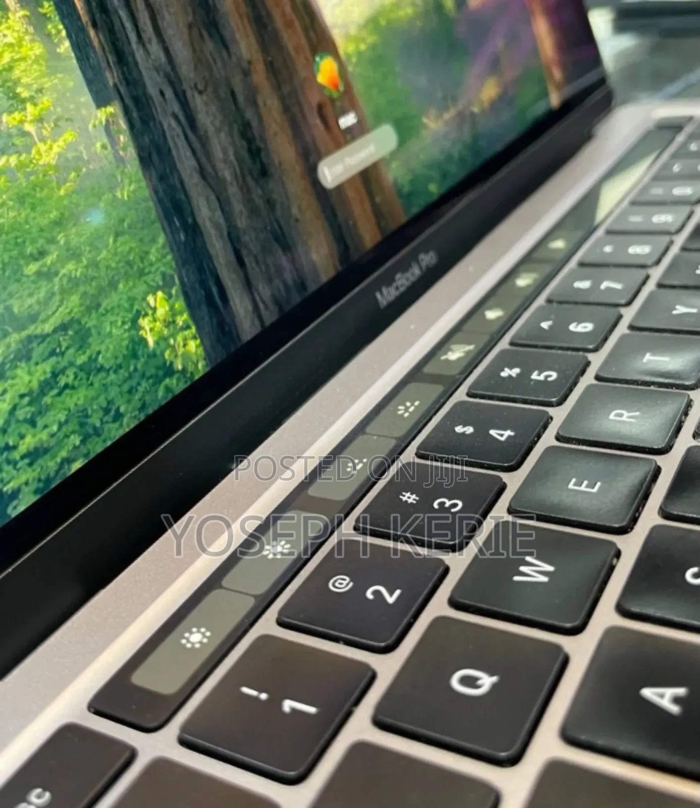 New Laptop Apple MacBook Pro 2022 M2 16GB Apple M2 SSD 256GB