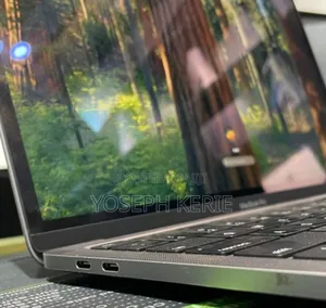 New Laptop Apple MacBook Pro 2022 M2 16GB Apple M2 SSD 256GB