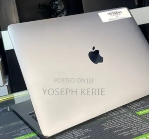 New Laptop Apple MacBook Pro 2022 M2 16GB Apple M2 SSD 256GB