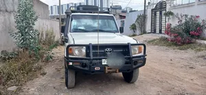 Photo - Toyota Land Cruiser 2015 White