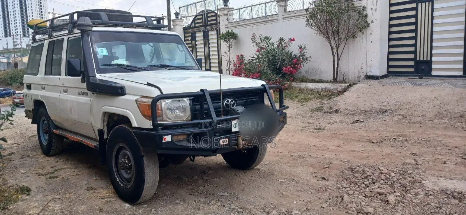 Toyota Land Cruiser 2015 White