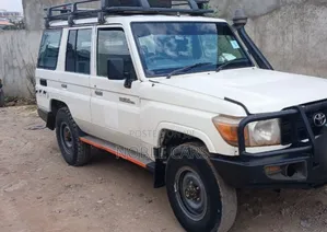 Toyota Land Cruiser 2015 White