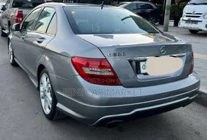 Mercedes-Benz C200 2012 Gray