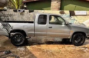 Toyota Hilux 2003 Silver