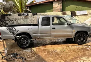 Toyota Hilux 2003 Silver