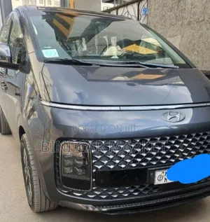Photo - Hyundai Staria 2022 Gray