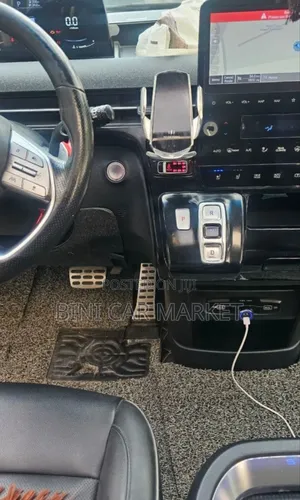 Hyundai Staria 2022 Gray