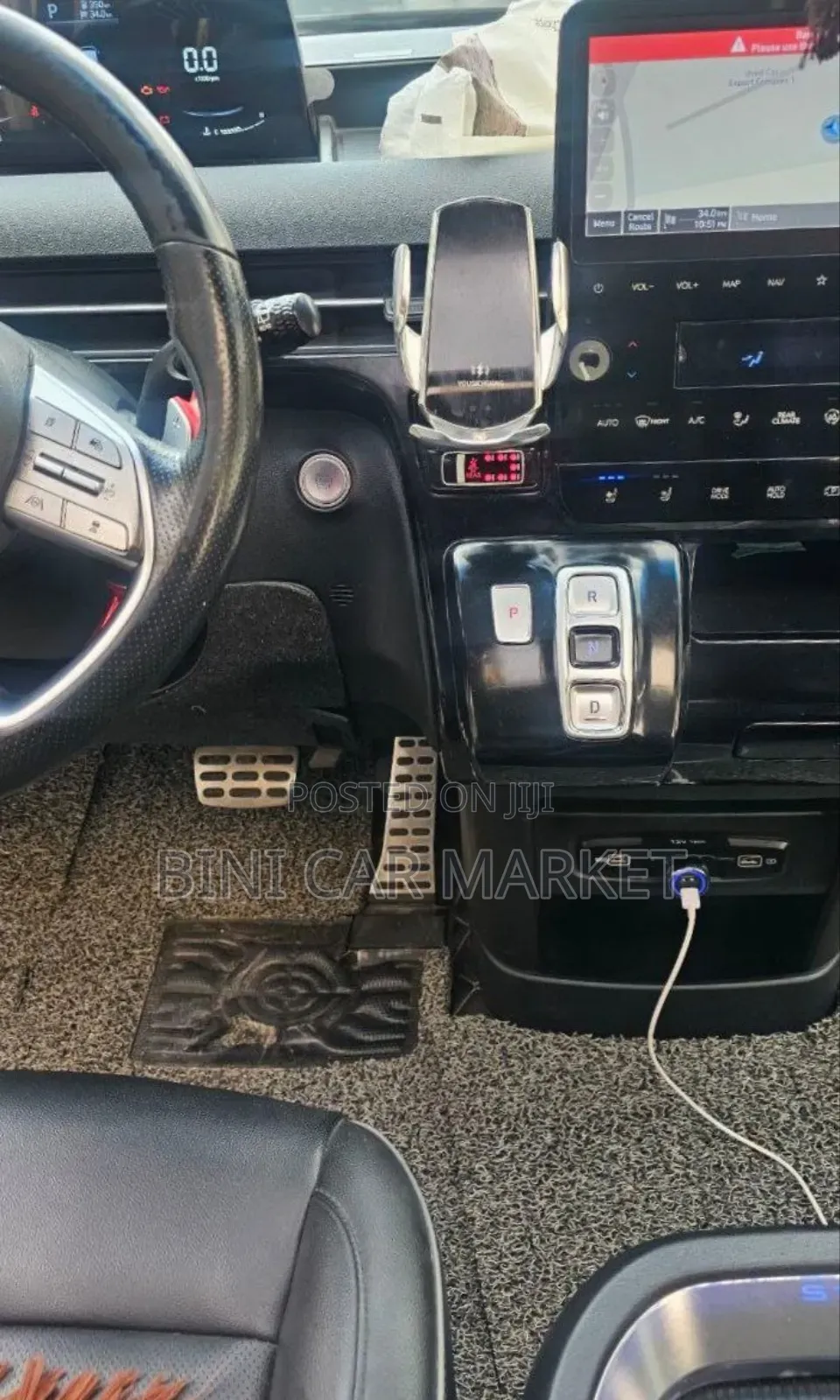 Hyundai Staria 2022 Gray