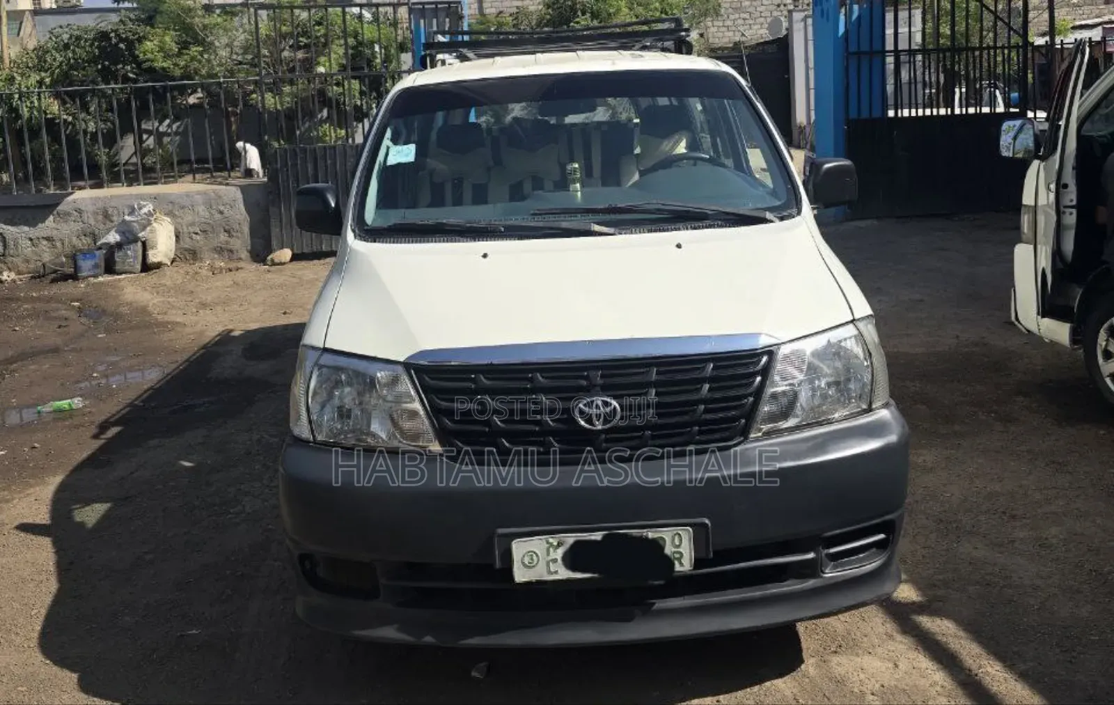 Toyota HiAce 2008 White