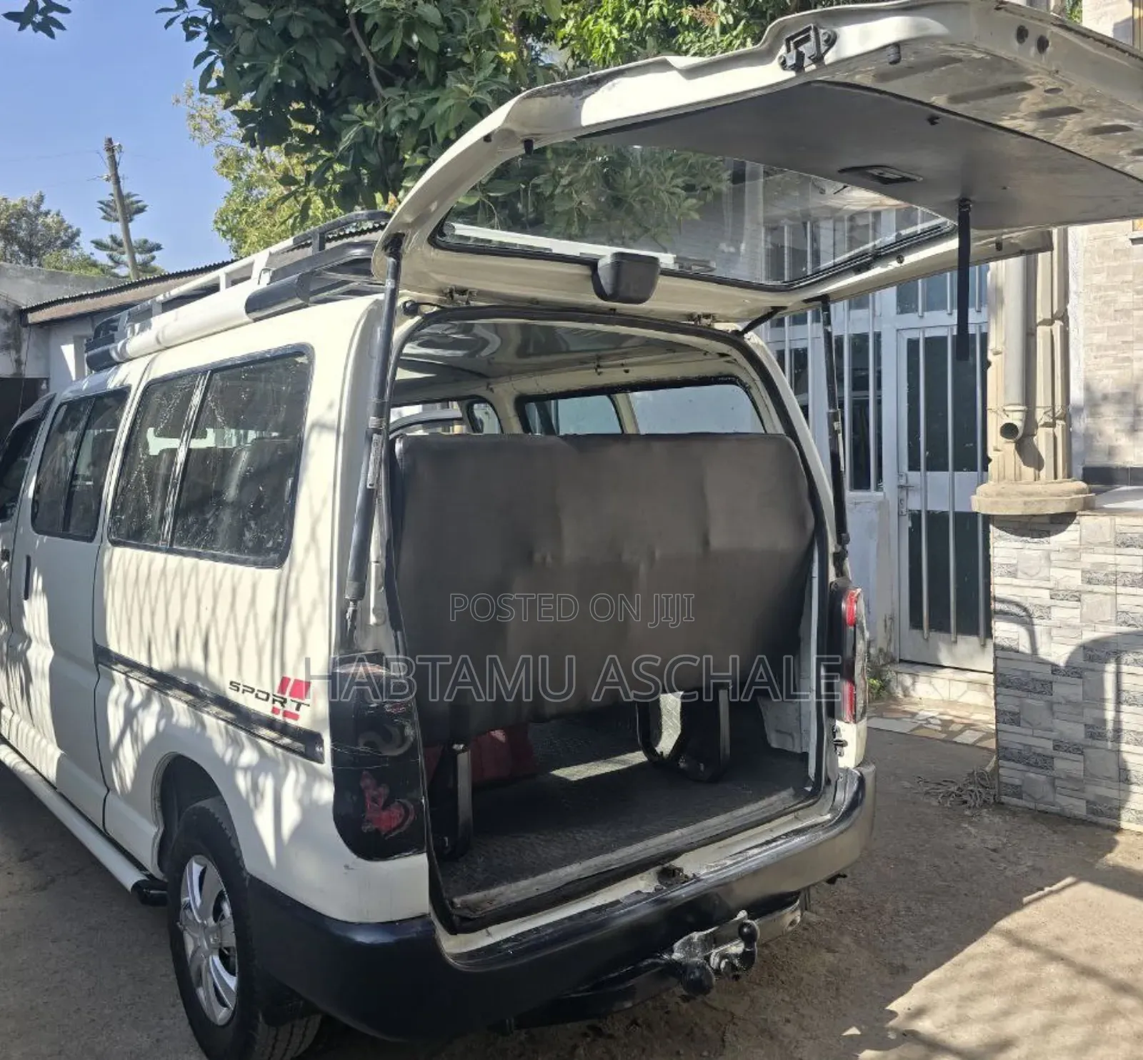 Toyota HiAce 2008 White