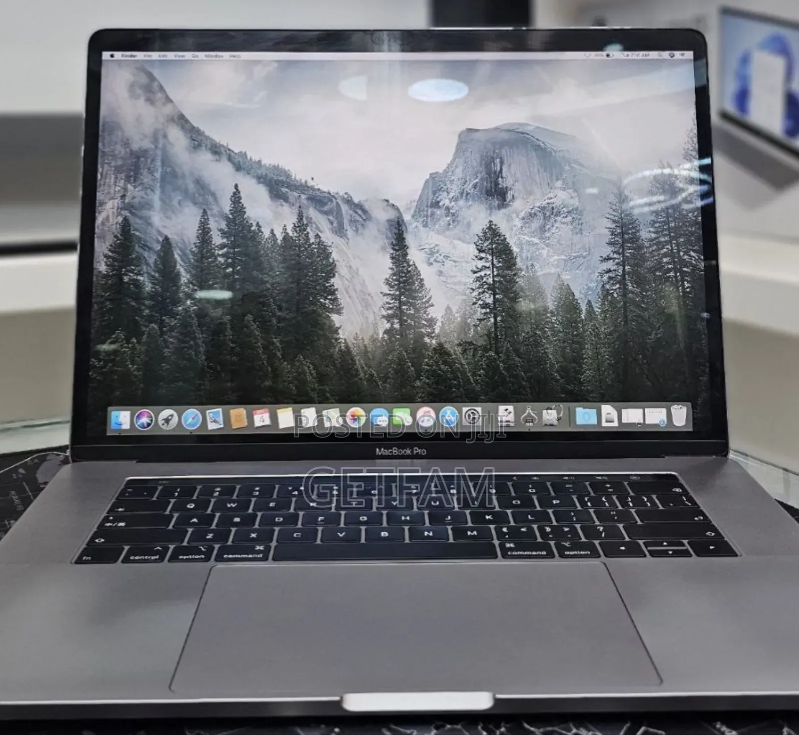 New Laptop Apple MacBook Pro 2019 16GB Intel Core I9 SSD 512GB