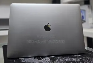 New Laptop Apple MacBook Pro 2019 16GB Intel Core I9 SSD 512GB