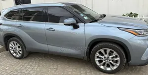 Toyota Highlander Hybrid 2023 Gray
