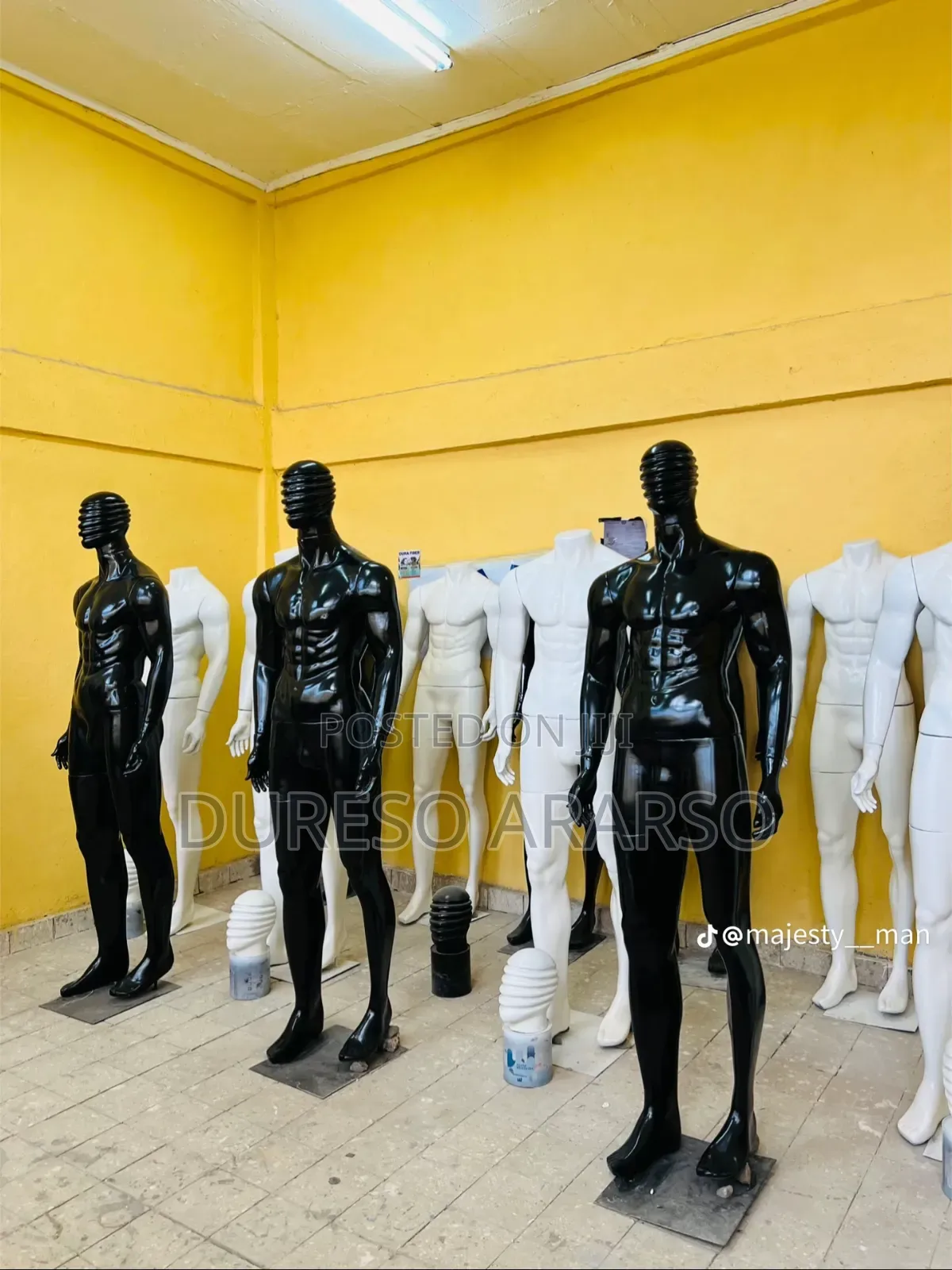 Mannequins የብቲክ አሻንጉሊት