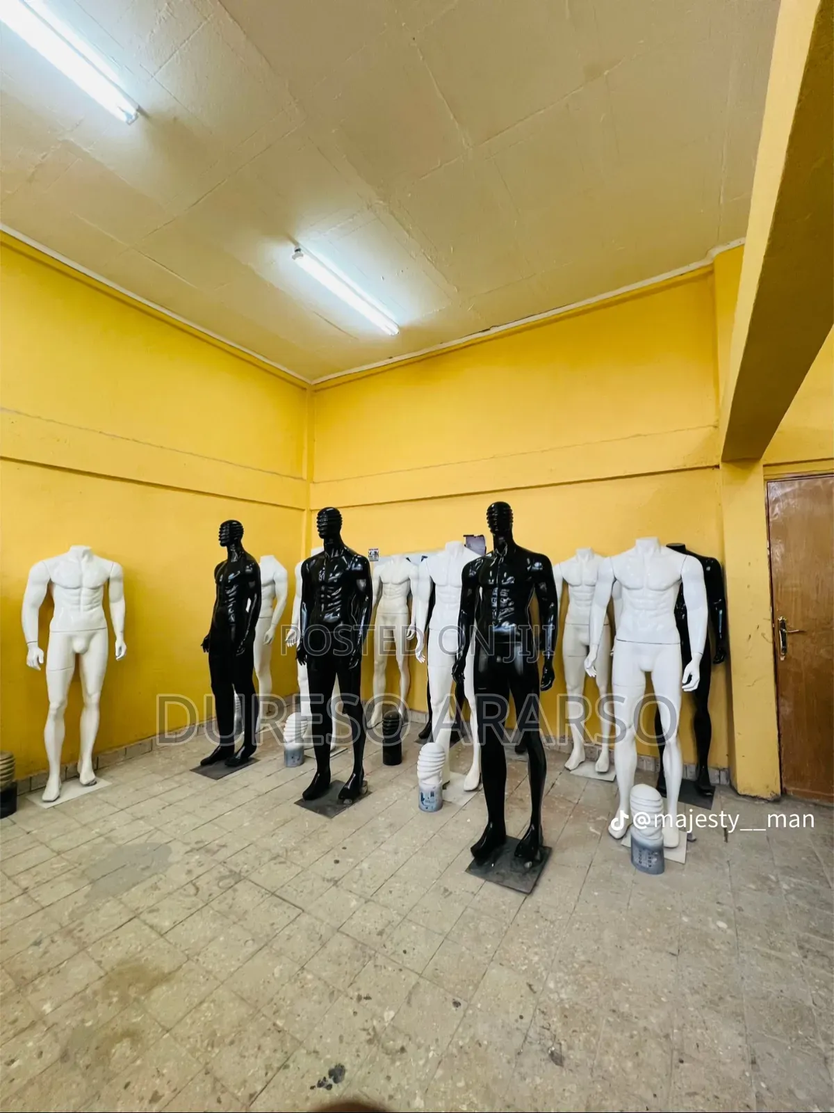 Mannequins የብቲክ አሻንጉሊት