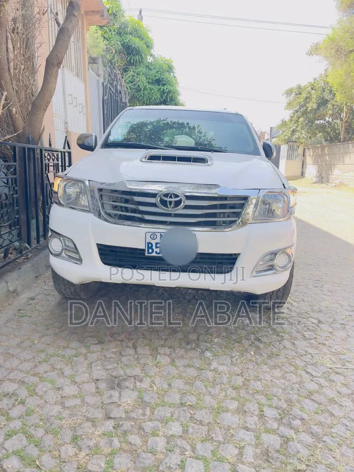 Toyota Hilux 2013 White