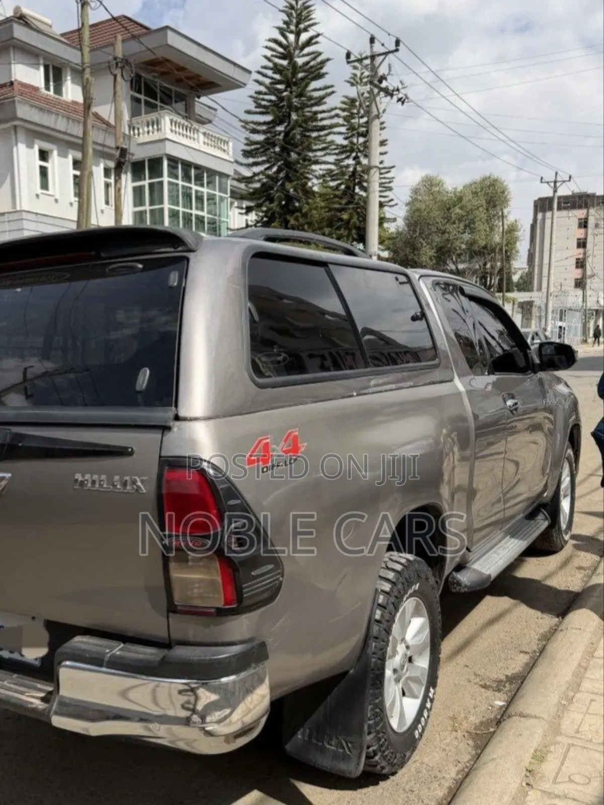Toyota Hilux 2019 Gold