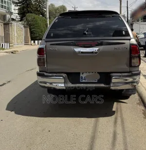 Toyota Hilux 2019 Gold