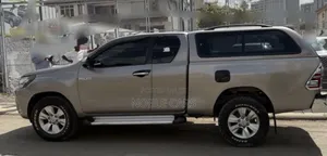 Toyota Hilux 2019 Gold