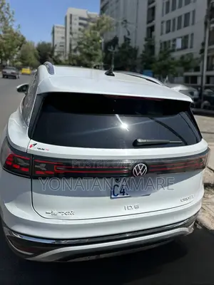 Volkswagen ID.6 2023 White