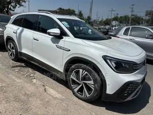 Photo - Volkswagen ID.6 2023 White