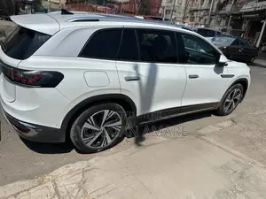 Volkswagen ID.6 2023 White