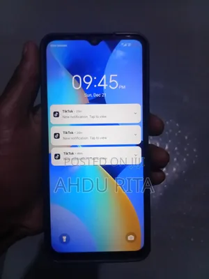 Photo - Tecno Spark 10 128 GB Blue