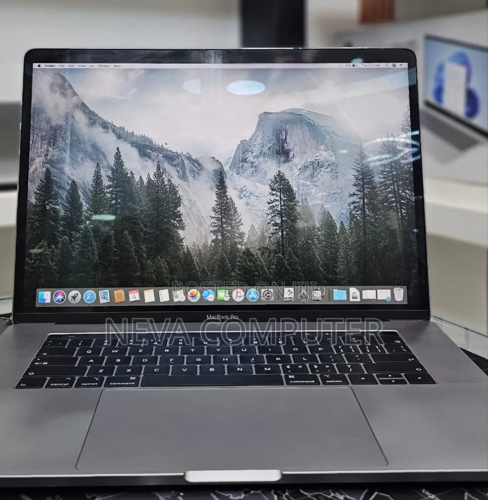 New Laptop Apple MacBook Pro 2019 16GB Intel Core I9 SSD 512GB