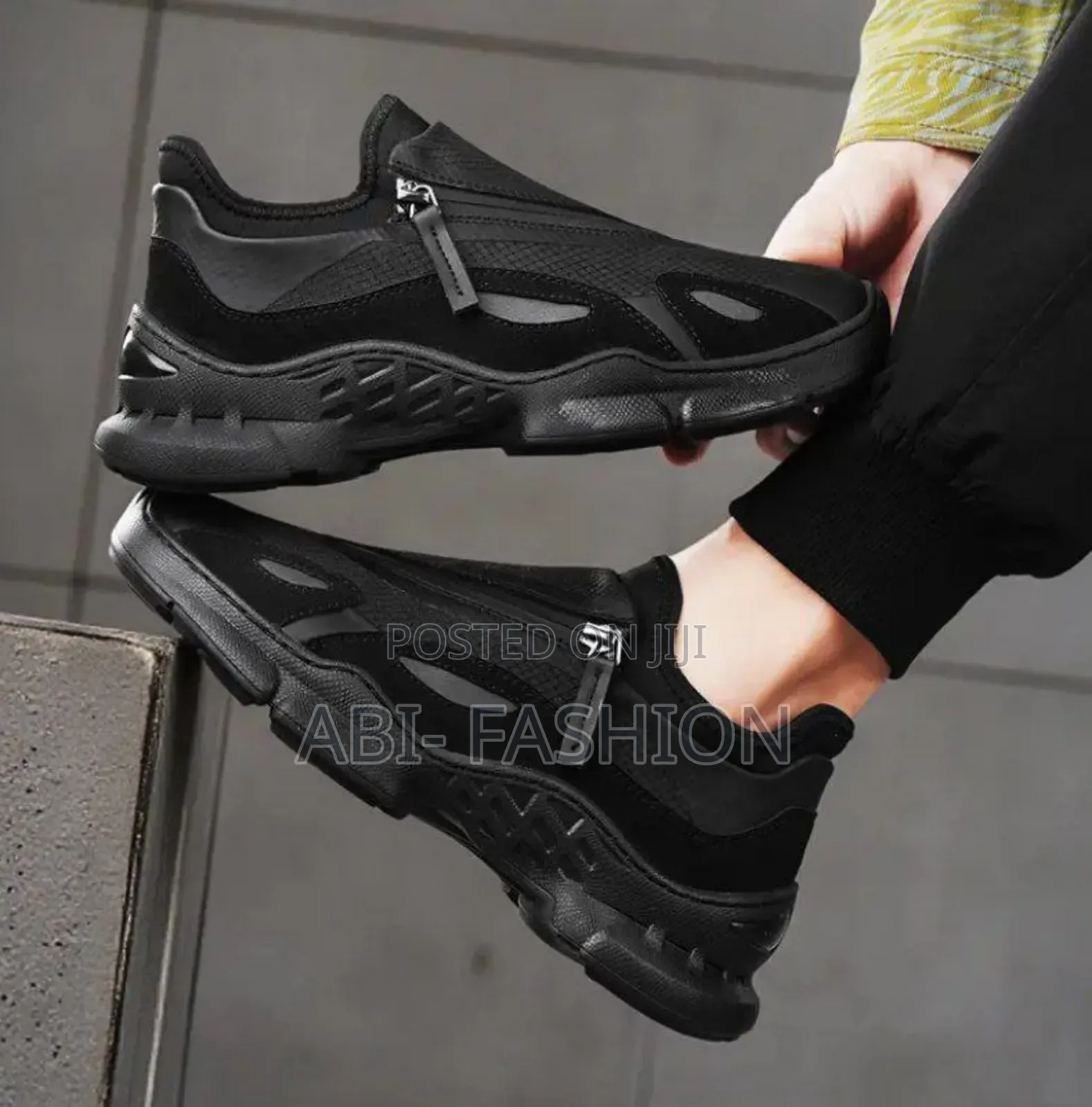 Zhengbu Slip-on Sneakers Zipper Shoes