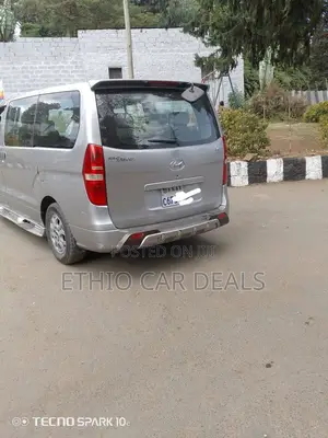 Hyundai Starex 2015 Silver