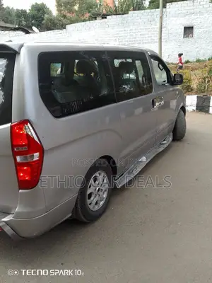 Hyundai Starex 2015 Silver