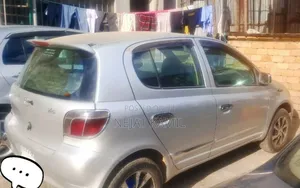 Toyota Vitz 2001 Silver
