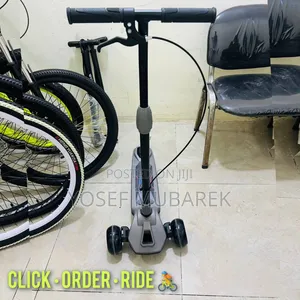 ለማንኛውም መንገድ ዝግጁ Scooter ስኩተር