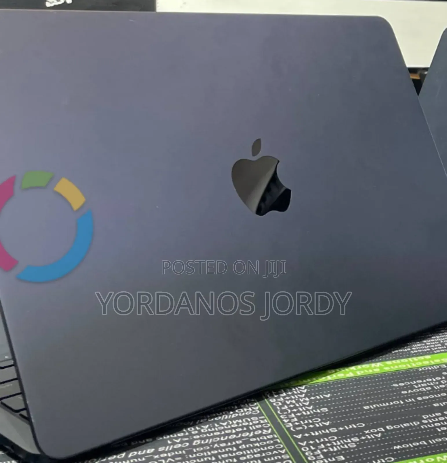 New Laptop Apple MacBook Air 2024 M3 13-Inch 8GB Apple M3 SSD 256GB