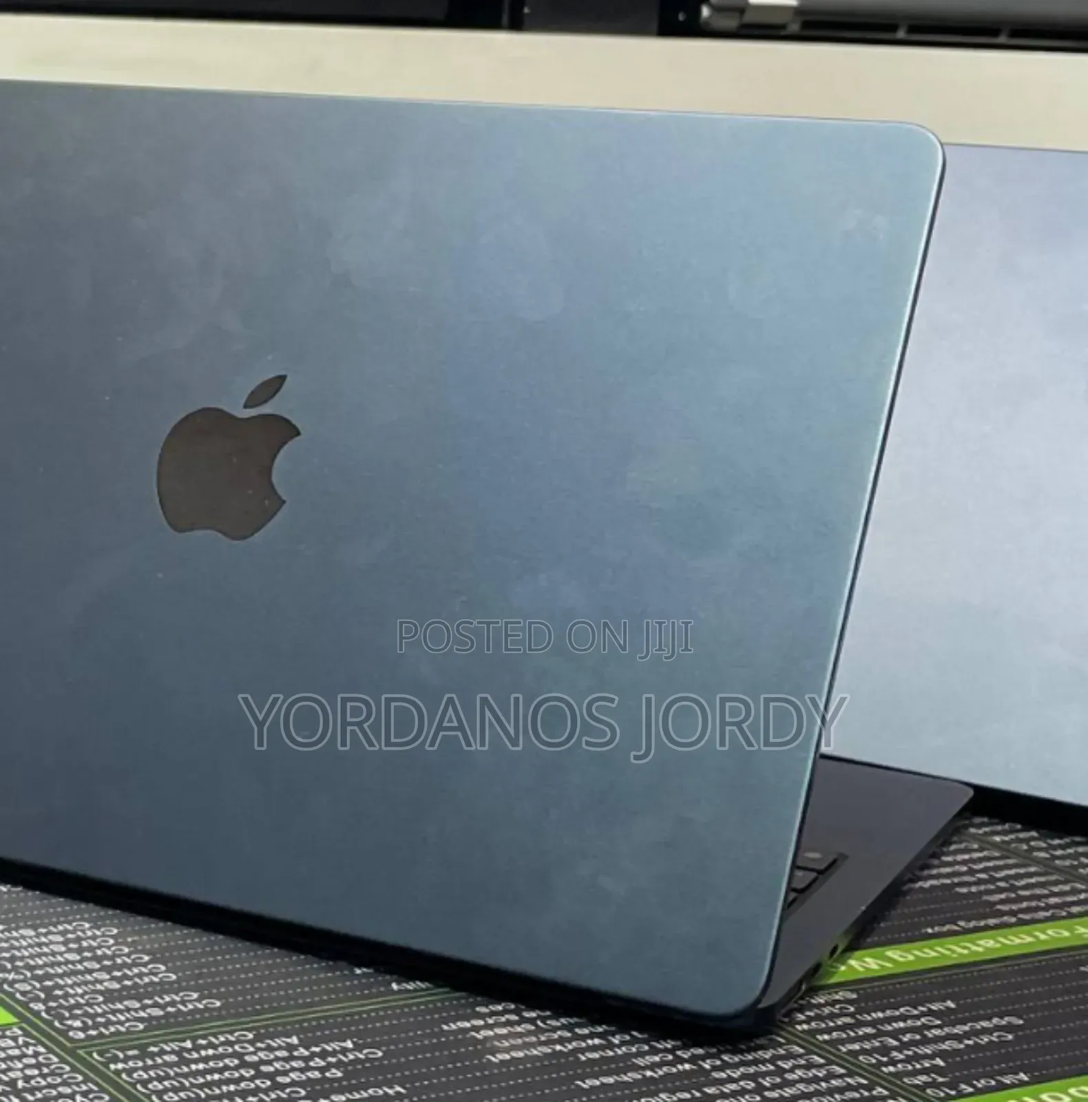 New Laptop Apple MacBook Air 2024 M3 13-Inch 8GB Apple M3 SSD 256GB