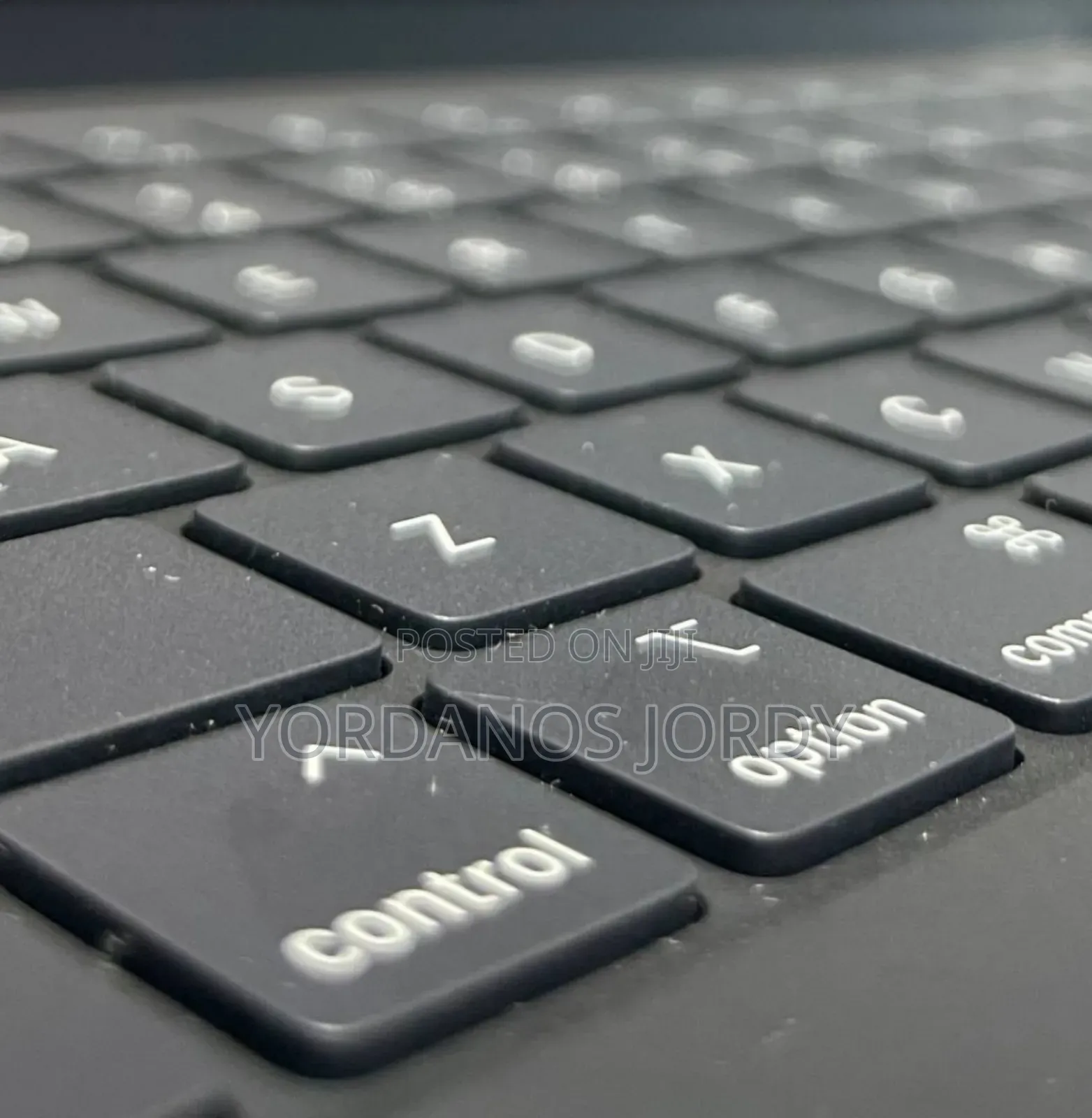 New Laptop Apple MacBook Air 2024 M3 13-Inch 8GB Apple M3 SSD 256GB