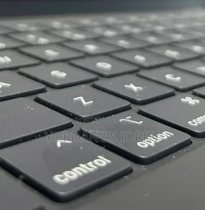 New Laptop Apple MacBook Air 2024 M3 13-Inch 8GB Apple M3 SSD 256GB