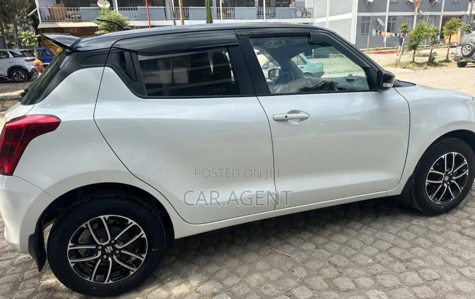 Suzuki Swift 2023 White