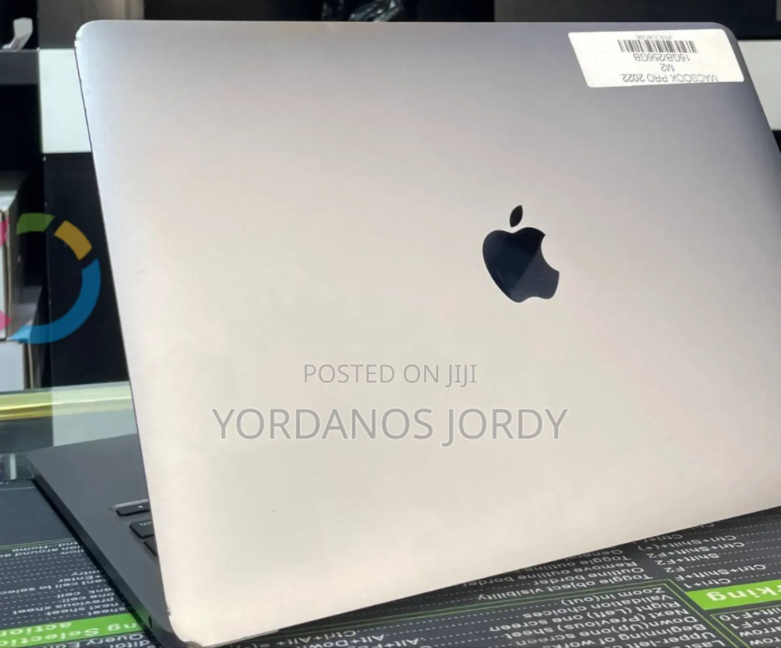 New Laptop Apple MacBook Air 2022 M2 16GB Apple M2 SSD 256GB