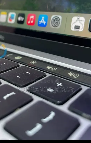 New Laptop Apple MacBook Air 2022 M2 16GB Apple M2 SSD 256GB