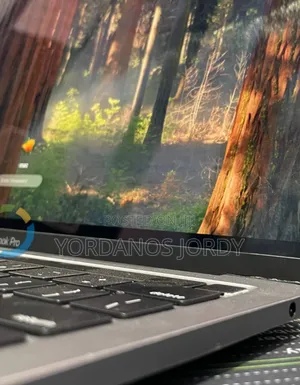 New Laptop Apple MacBook Air 2022 M2 16GB Apple M2 SSD 256GB