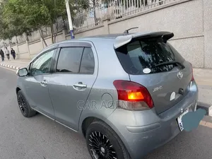 Toyota Yaris 2010 Silver
