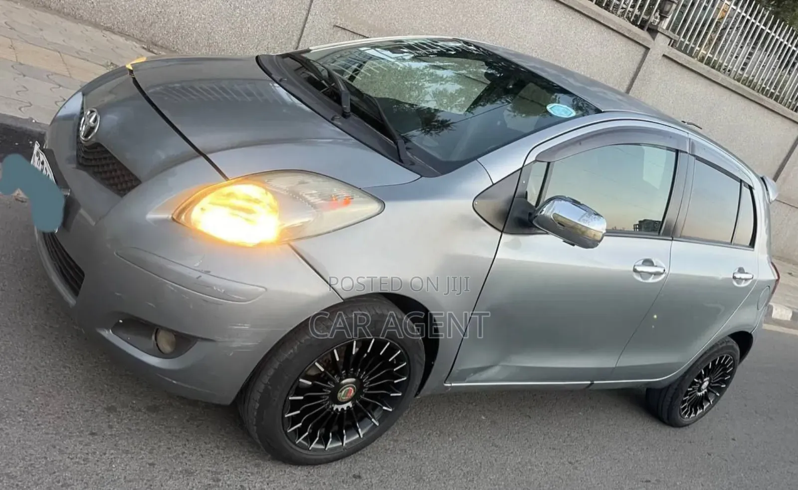 Toyota Yaris 2010 Silver