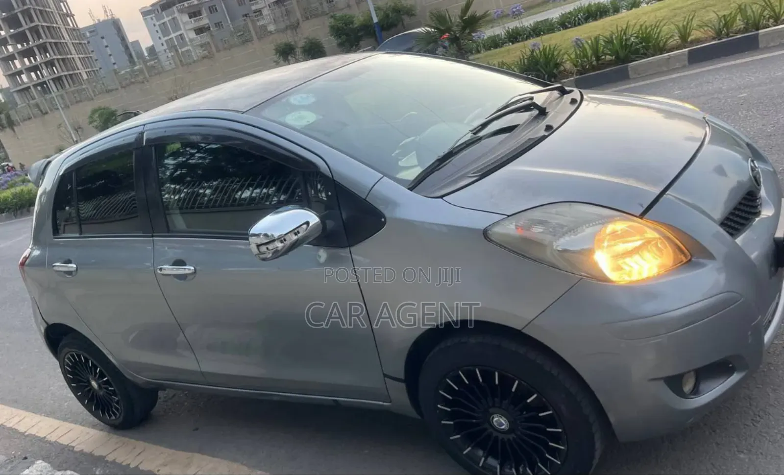 Toyota Yaris 2010 Silver