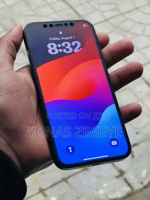 Photo - Apple iPhone 12 128 GB Black