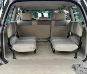 Toyota Land Cruiser 100 4.2 TD 2005 Gold