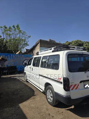 Toyota HiAce 2008 White