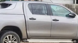 Toyota Hilux 2020 Pink